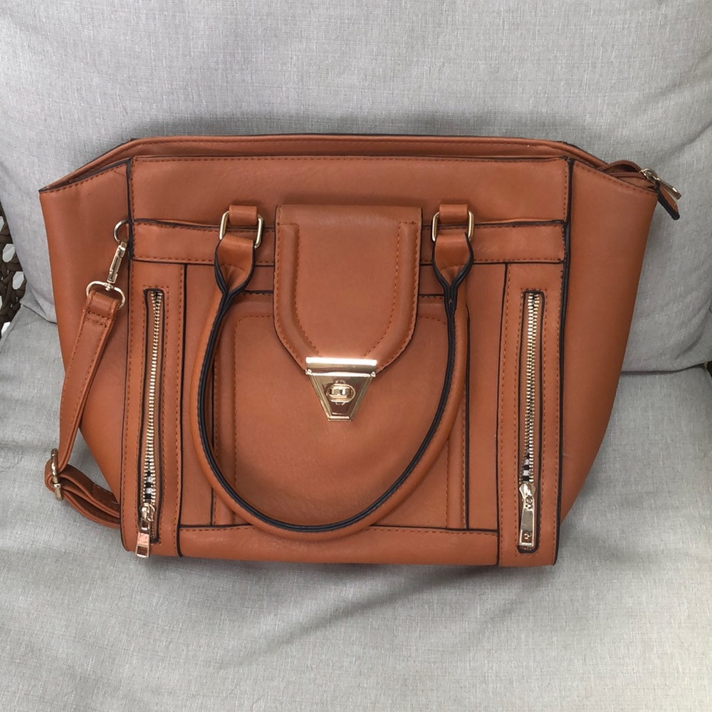 Lulus Handbag - Tan Tote vegan leather with multiple pockets